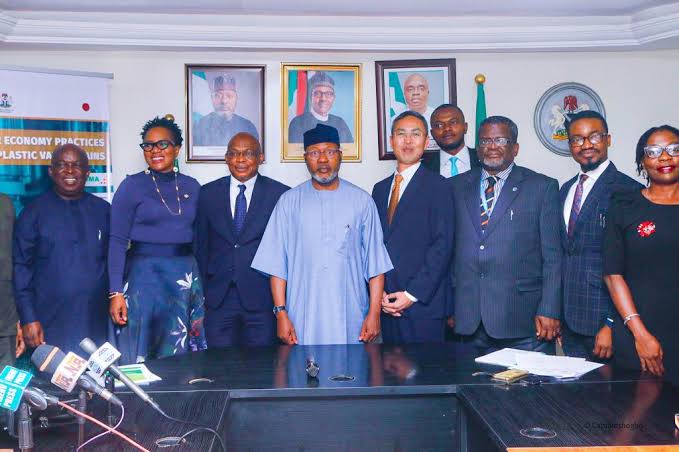 Nigeria inaugurates committee on plastic management